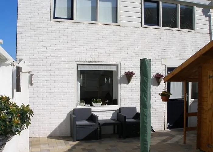 Piet's Beachhouse * كاتفايك أن زي